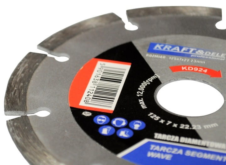 Segmentová řezná třísková fréza KRAFT&DELE KD924 125x7x22,23 mm — V provozu