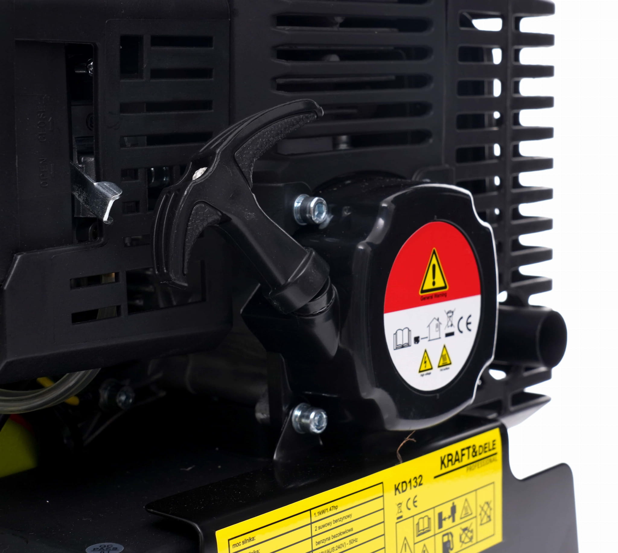 Invertorový generátor 1 kW KD132 – zásuvky a výstupy