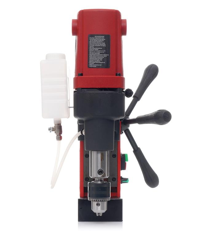 Magnetická vrtačka Kraft&Dele KD1381 — vrtání do ocelového profilu