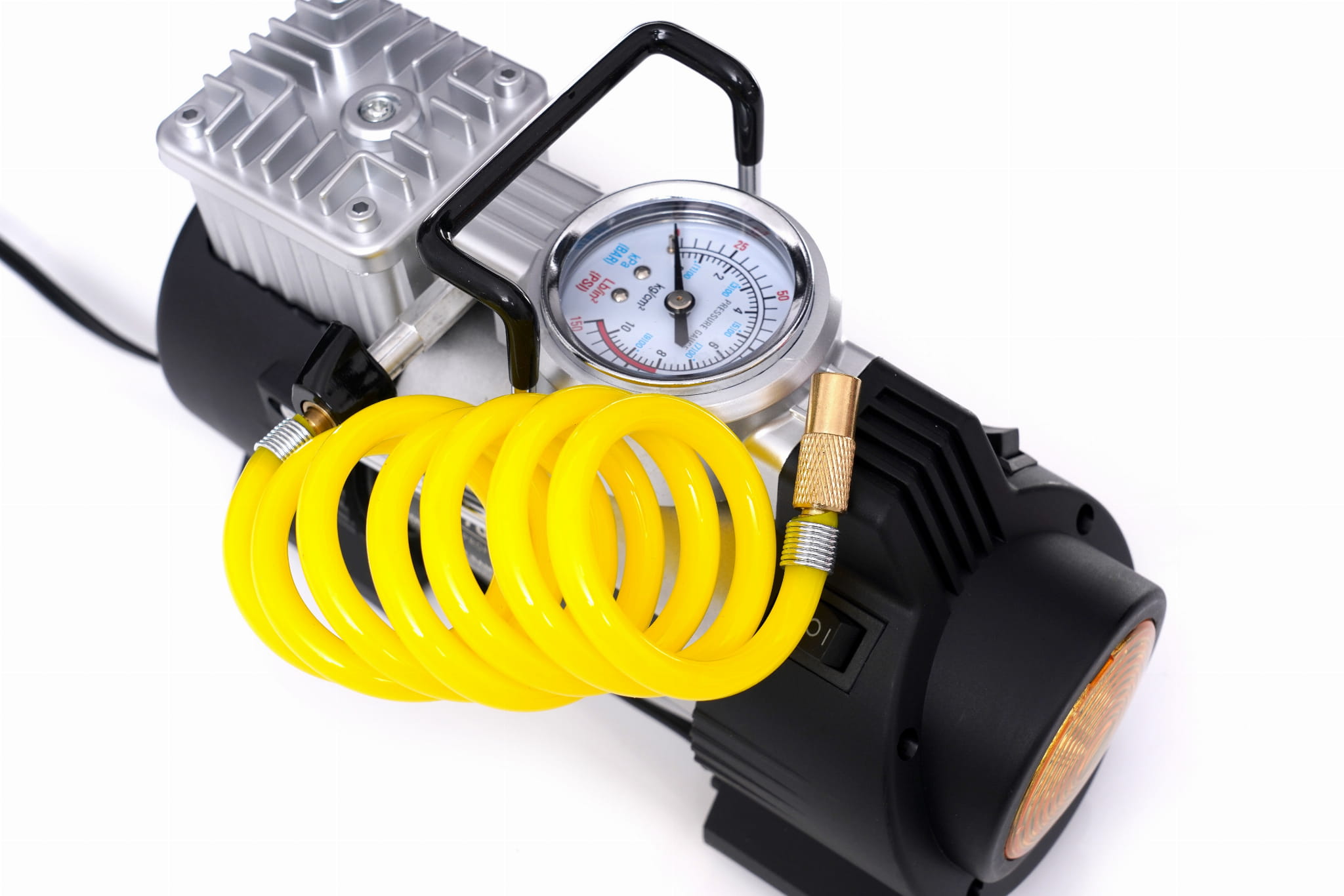 Přenosný kompresor do auta 12 V 190 W KD1468 – připojení na autozásuvku