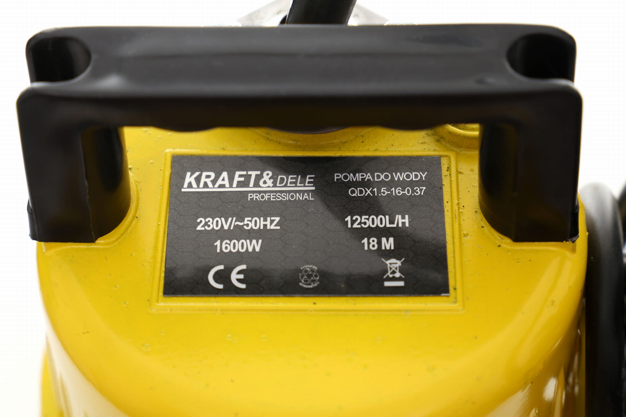 Ponořitelné čerpadlo na vodu 1600 W 1" KD758 3