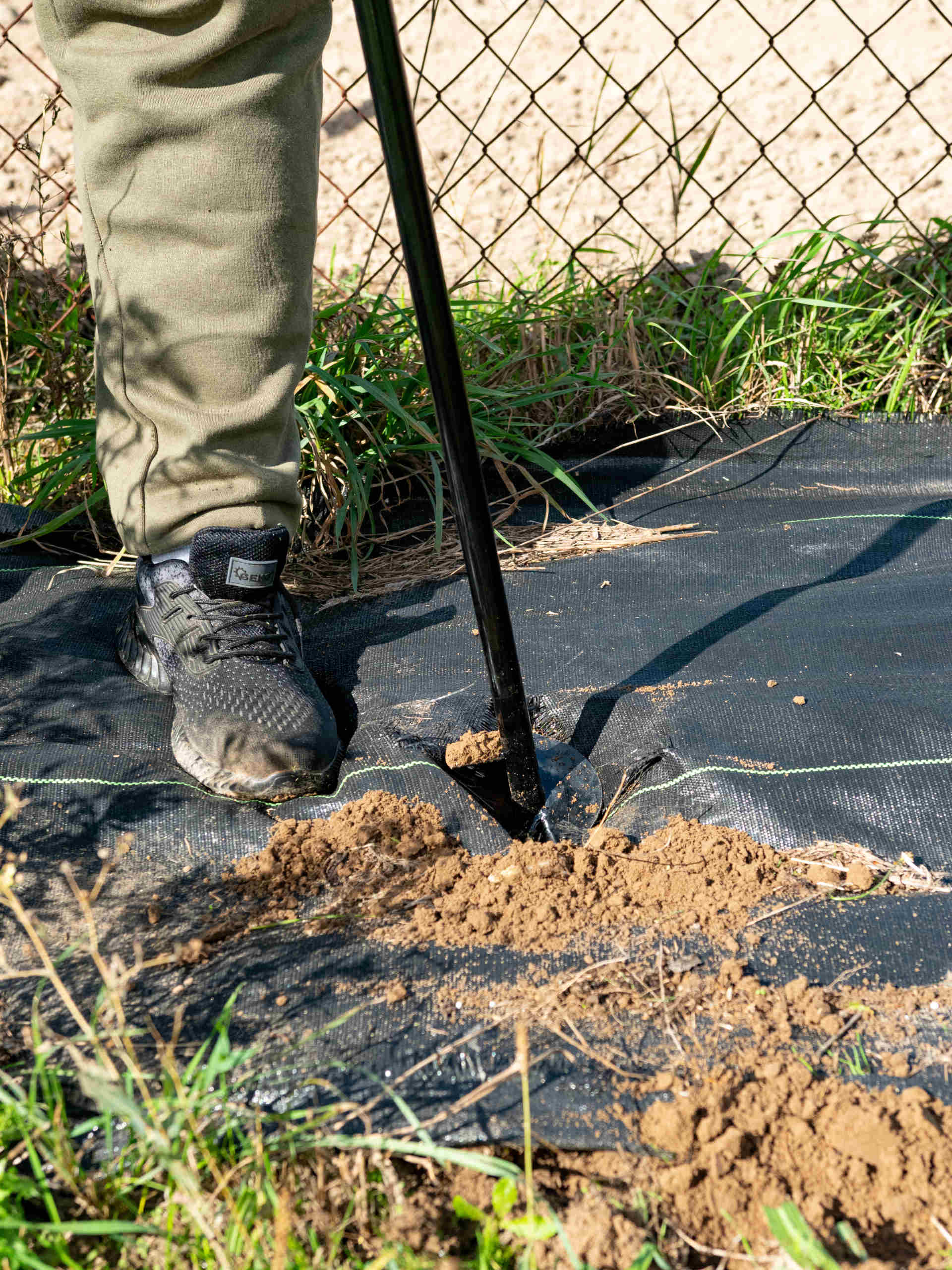 Ruční vrták do půdy Geko 110 mm, délka 113 cm, hmotnost 1,6 kg — Detail vrtáku