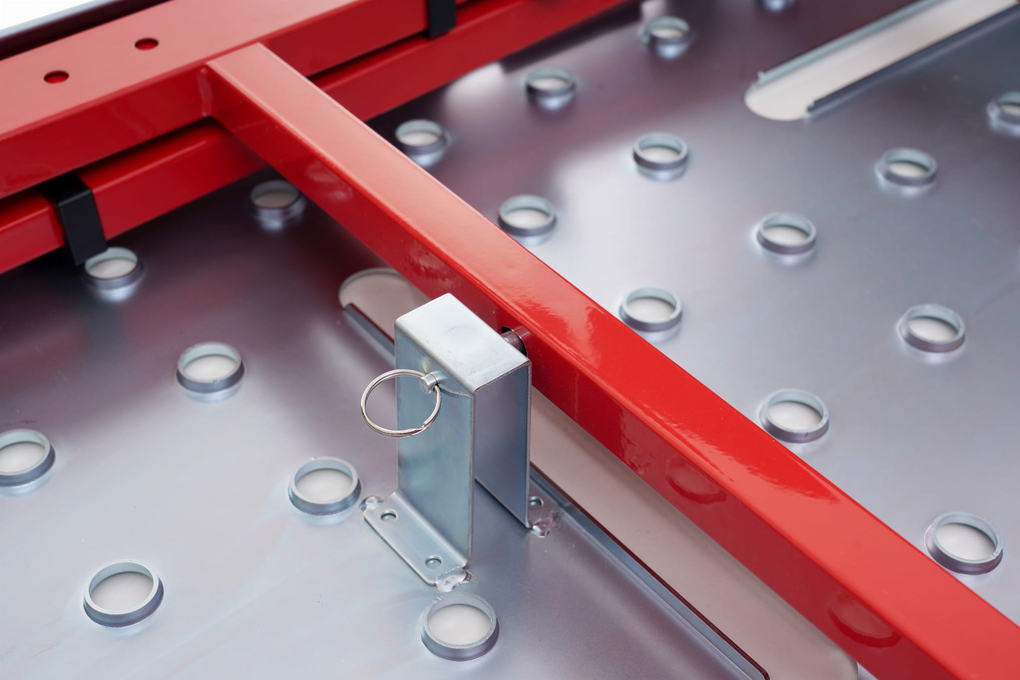 Svařovací pracovní stůl KD639 – detail nohy