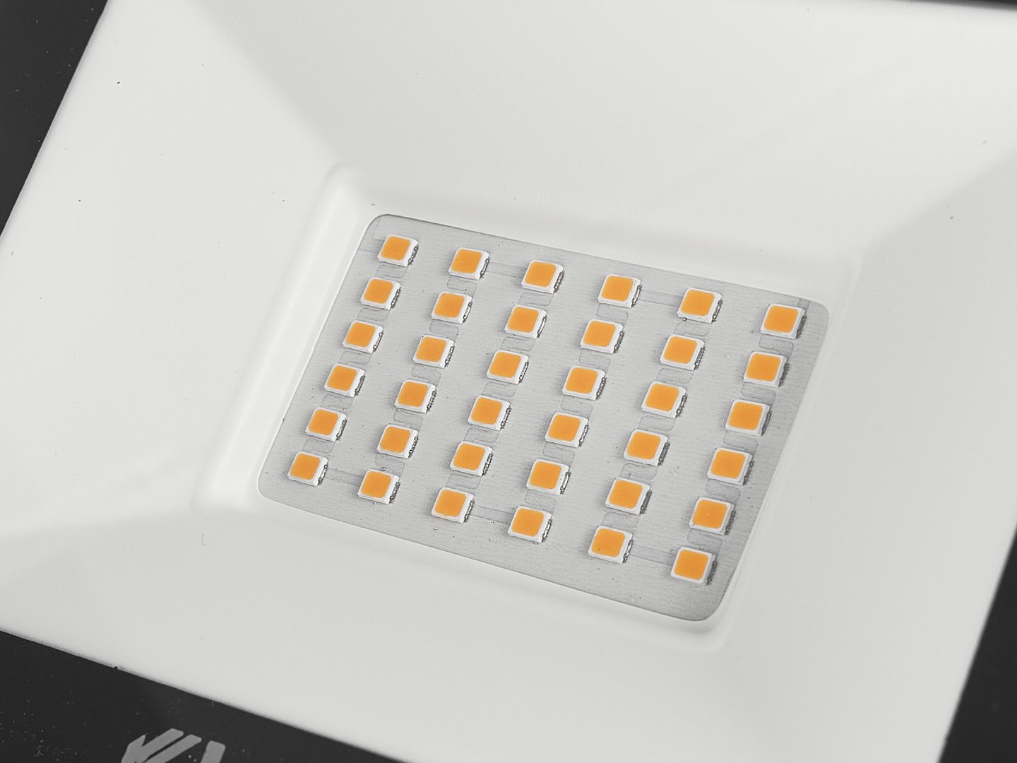 LED reflektor Geko 30W neutrální bílá 4500K – úsporné osvětlení pro dílnu a stavbu 5